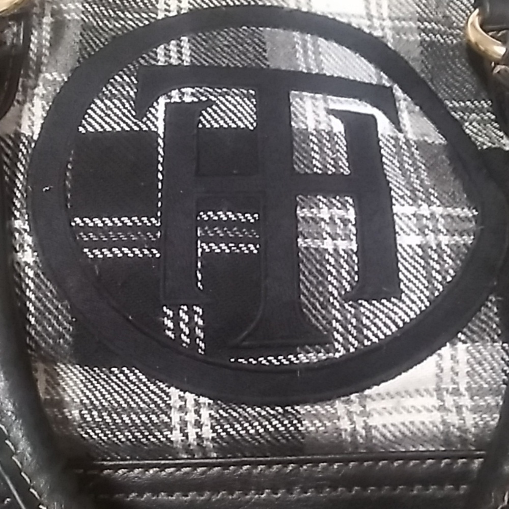 Tommy Hilfiger Purse Black & White 15" x 10".